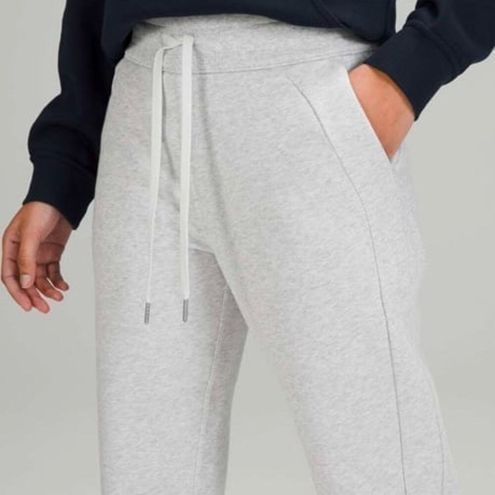 Lululemon Scuba High Rise Cropped Jogger